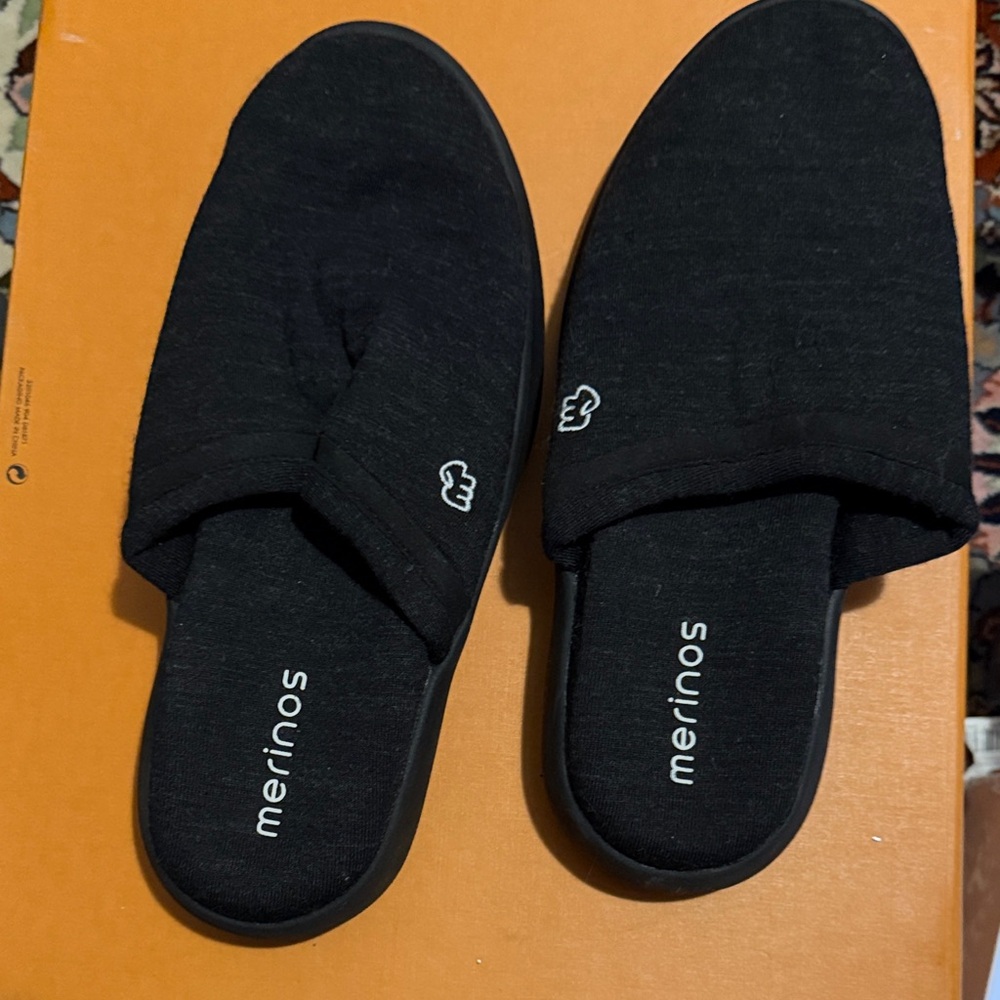 New merinos black/black size womens 10